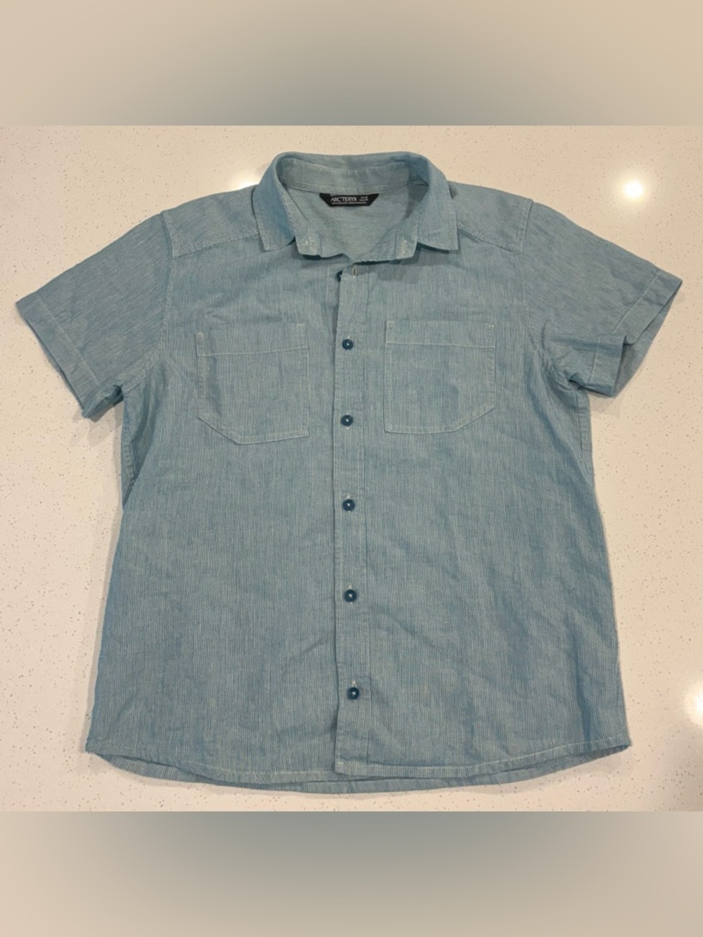 Men’s M Arc’teryx Short Sleeve Button Up